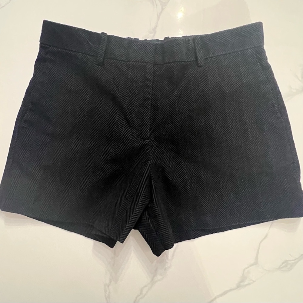 GAP BLACK SHORTS SIZE 6